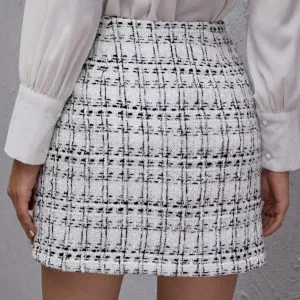 Saia Curta Xadrez Elegante