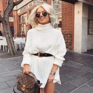 Vestido Gola Alta Fenda